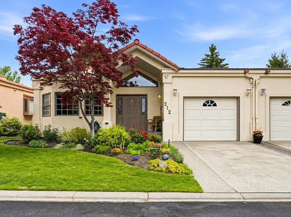 650 Lexington Dr Unit 212, Kelowna, BC V1W 3B6