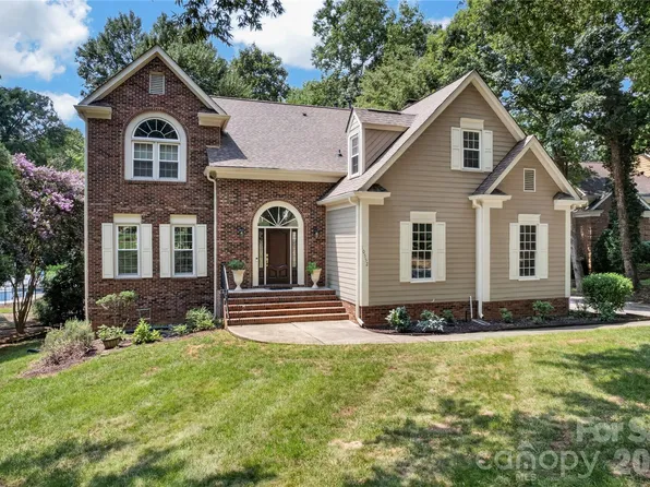 10552 Providence Arbours Dr, Charlotte, NC 28270