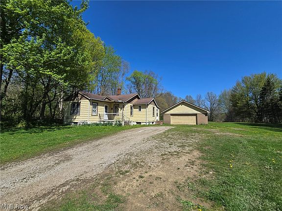 5th image of 5179 E Maple Rd
