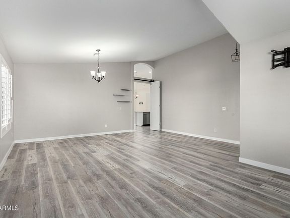 4th image of 43205 W ASKEW Drive