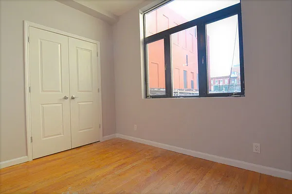 Rented by EXR | media 18