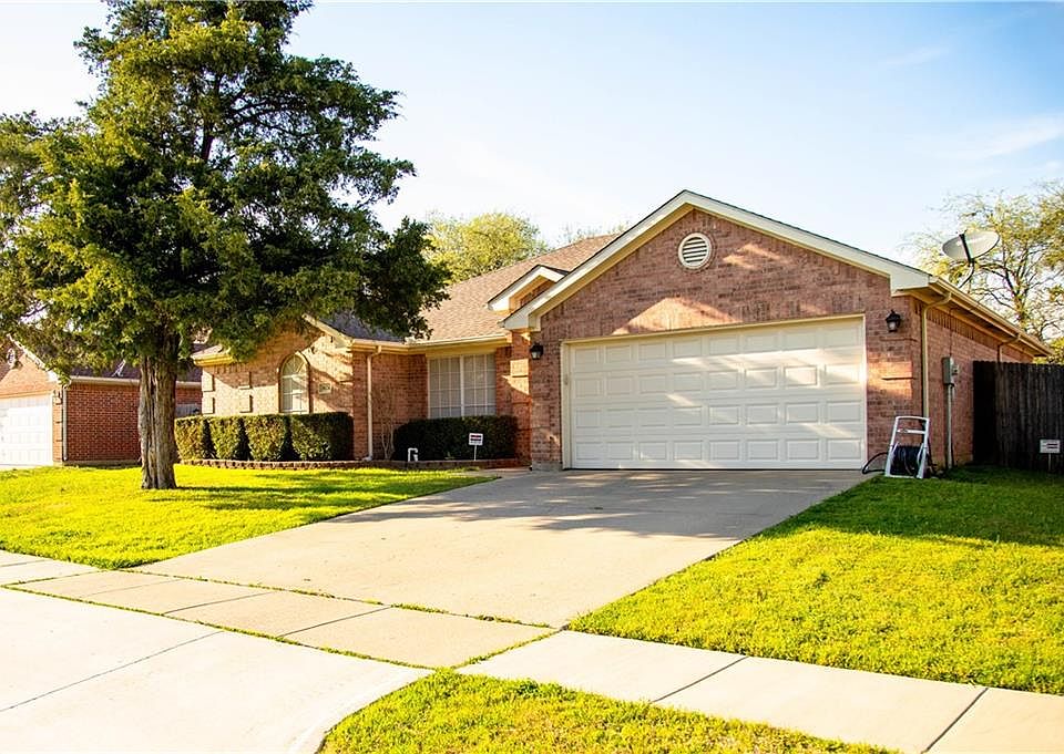 1st image of 1624 Sandalwood Dr