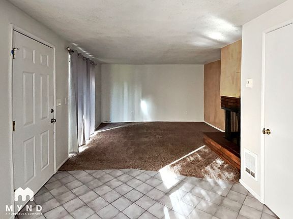 4th image of 705 NE 108th Ave