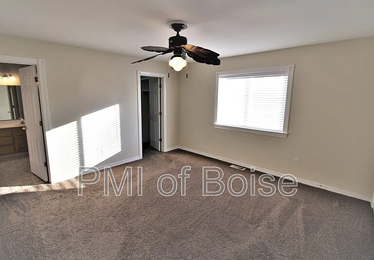716 Kimberly Ct — Photo 16