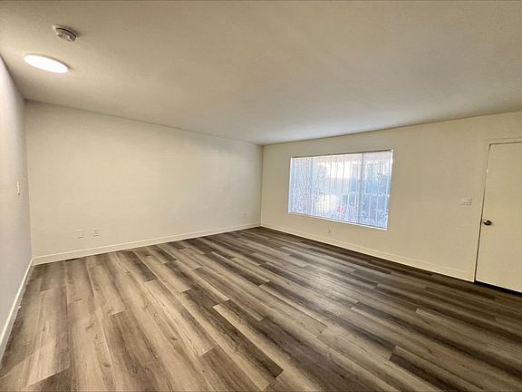 3rd image of 17371 Queens Ln #3
