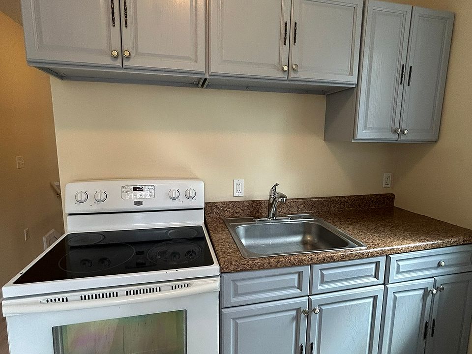 Kitchen - Electric Oven/Stove