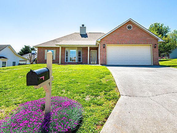 2nd image of 1315 Hunters Way Ct