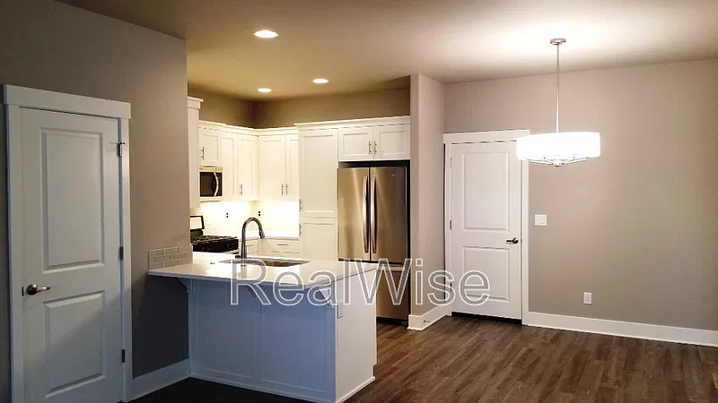 3 bed, 2.5 bath, 1790 sqft, $2,450 — Photo 4