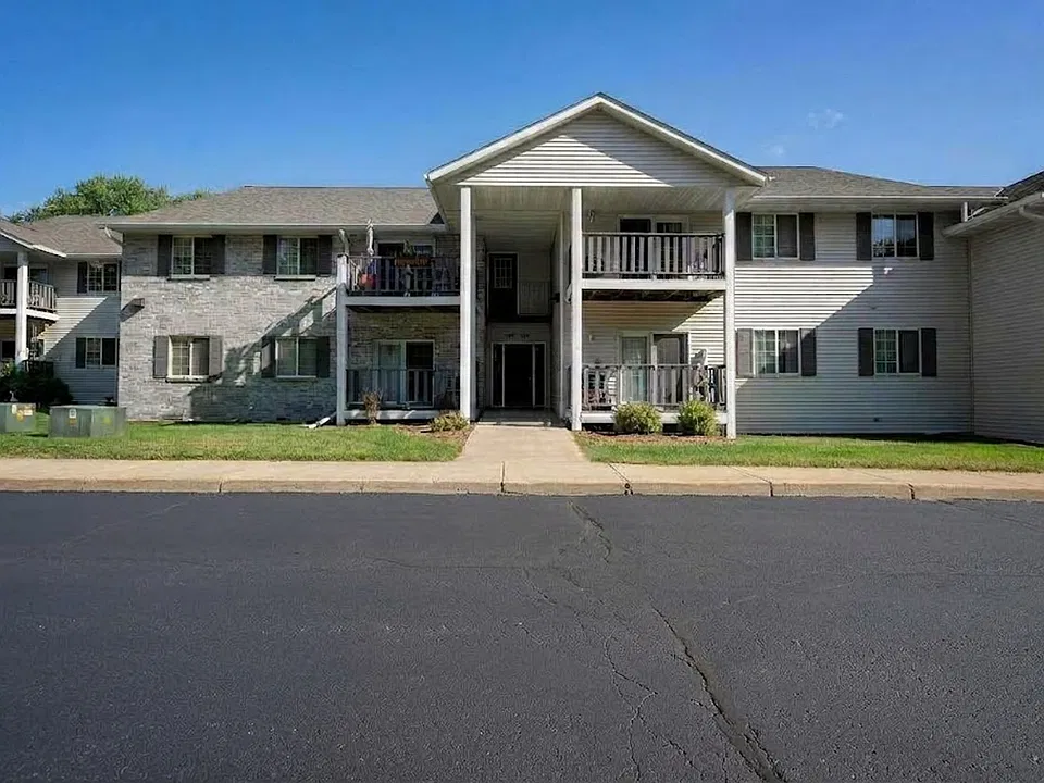 Maple Tree Apartments
