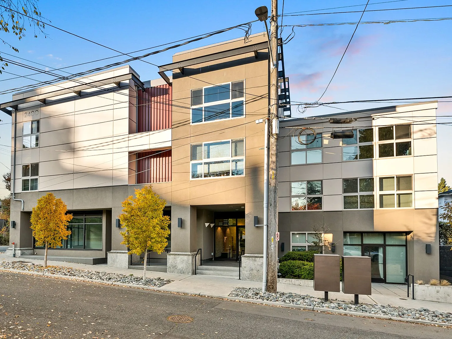 2400 E Boston St — Photo 1