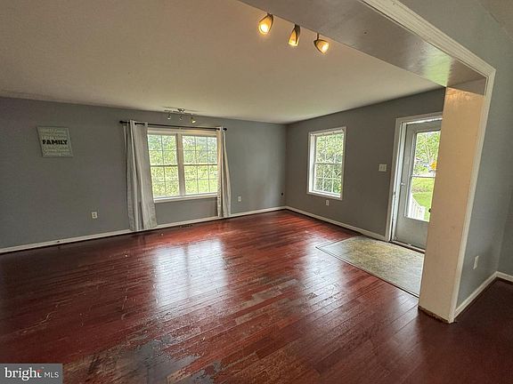 4th image of 602 E Laurel Street Ext