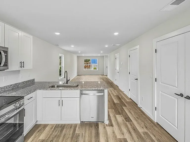 119 Cannon St — Photo 9