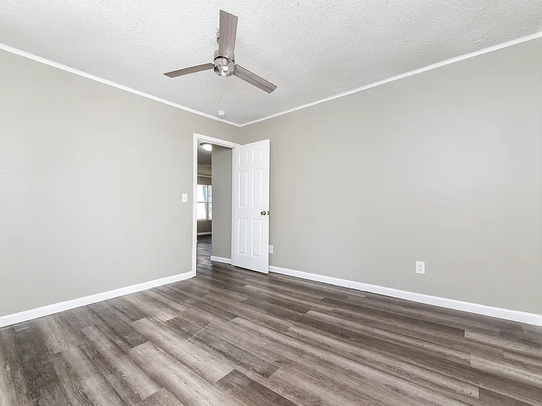 506 Plain St — Photo 14