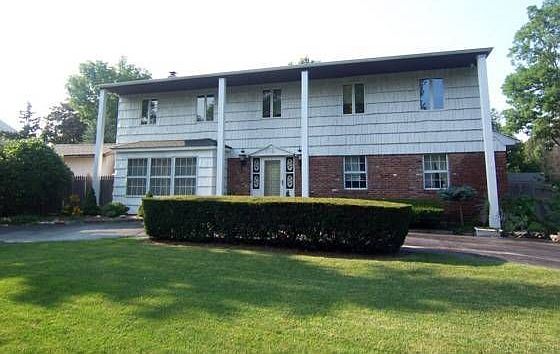 1st image of 31 Stacey Ln