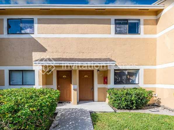 9489 Palm Cir N #9489, Hollywood, FL 33025