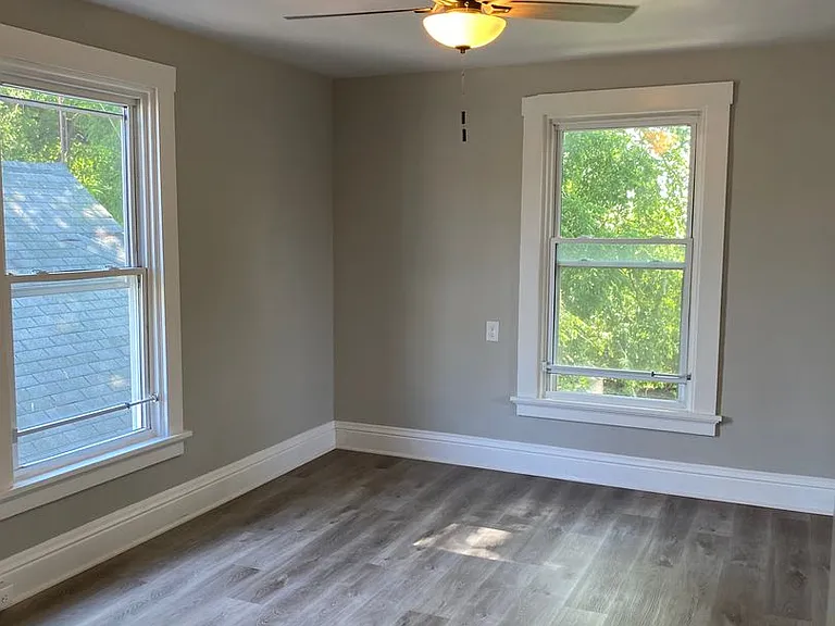 6834 Betts Ave — Photo 12