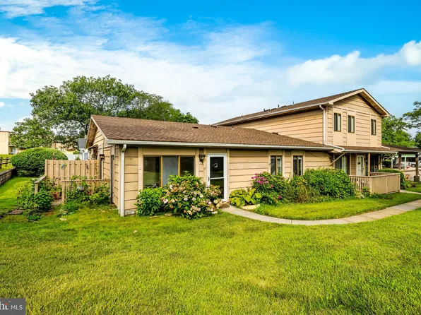 17 Maplewood Ct, Paulsboro, NJ 08066