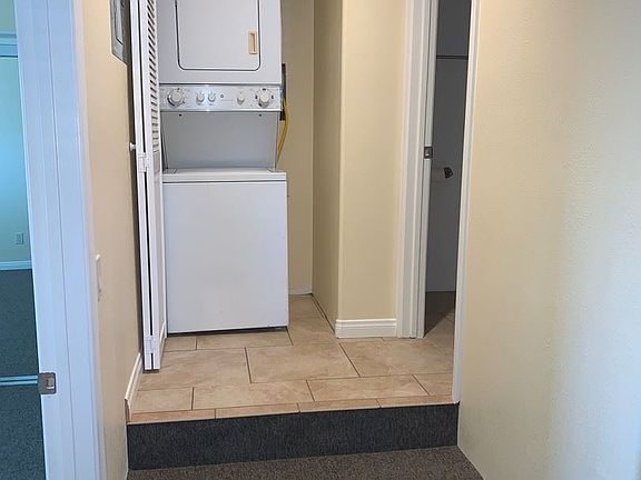 5th image of 941 40th St #941