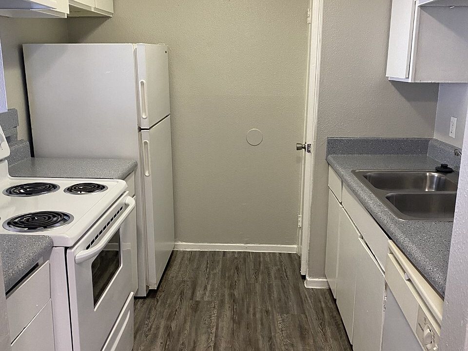1st image of 1709 W Schunior St #106