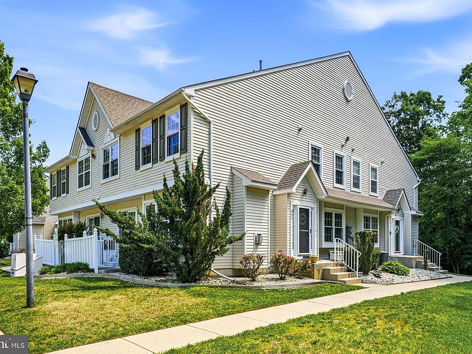 1st image of 902 Tanglewood Dr