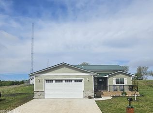 806 Hillside Dr, Estelline, SD 57234