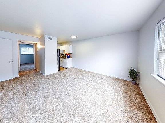 4th image of 360 Roseman Ct #8099af14d