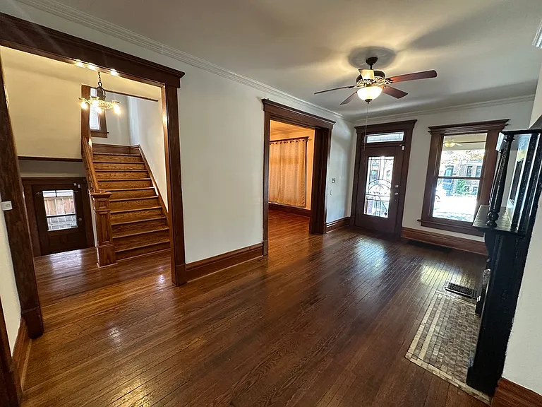 1023 Neil Ave — Photo 3