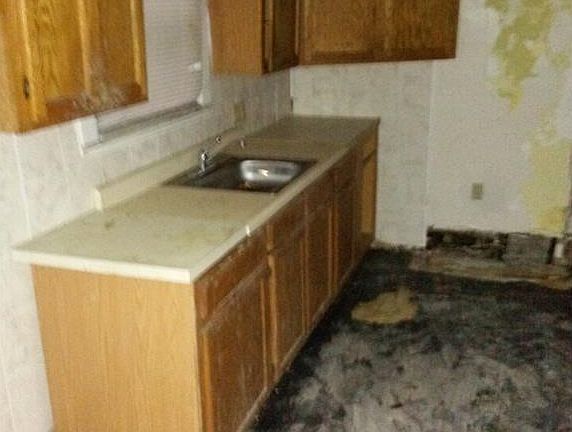 3rd image of 1676 Lockwood Ave