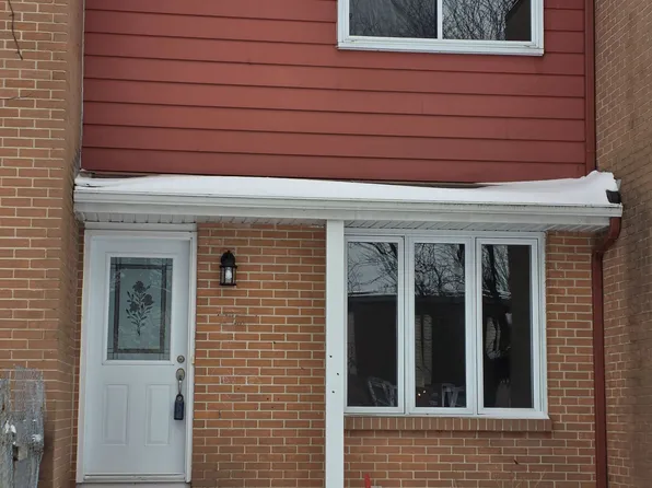 928 Meadowlands Dr, Ottawa, ON K2C 0K3