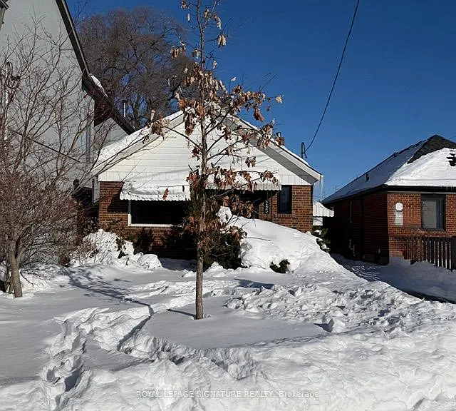 293 Glebemount Ave #LOWER — Photo 1