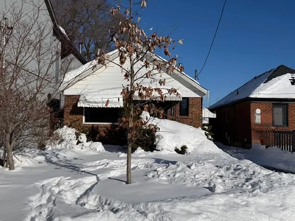 293 Glebemount Ave, Toronto, ON M4C 3V4