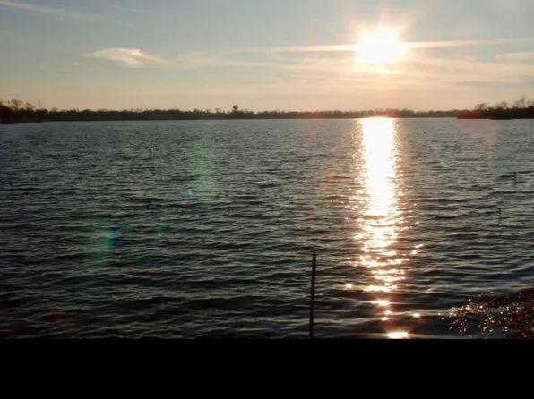 913 Madison Ave, Wauconda, IL 60084