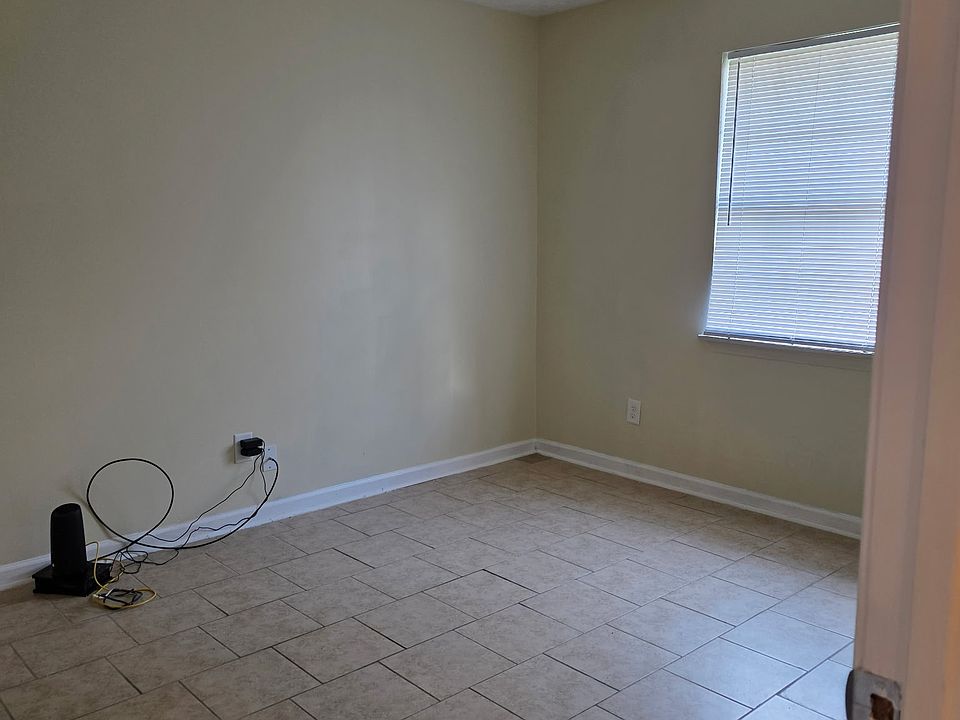 1st image of 2106 Auburn St