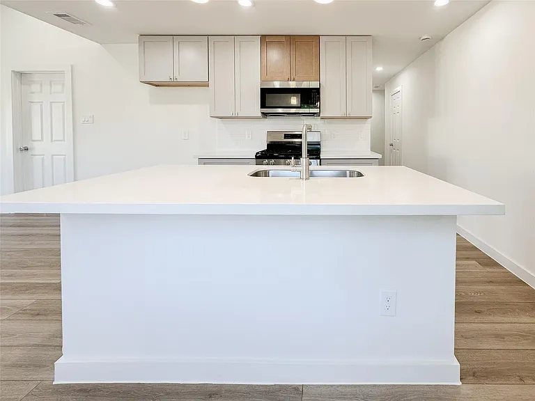 2726 Discovery Trails Ct — Photo 8