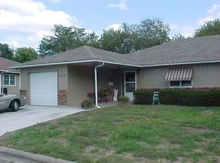 5405 Southlake Dr, Sedalia, MO 65301