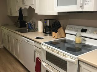 196 Walnut St #2, Manchester, NH 03104