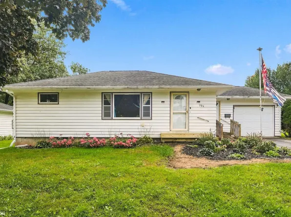 306 4th St, Gladbrook, IA 50635