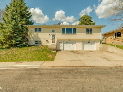 604 11th St NW, Mandan, ND, 58554