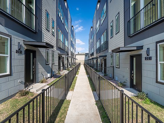 2nd image of 1614 N Fitzhugh Ave #105