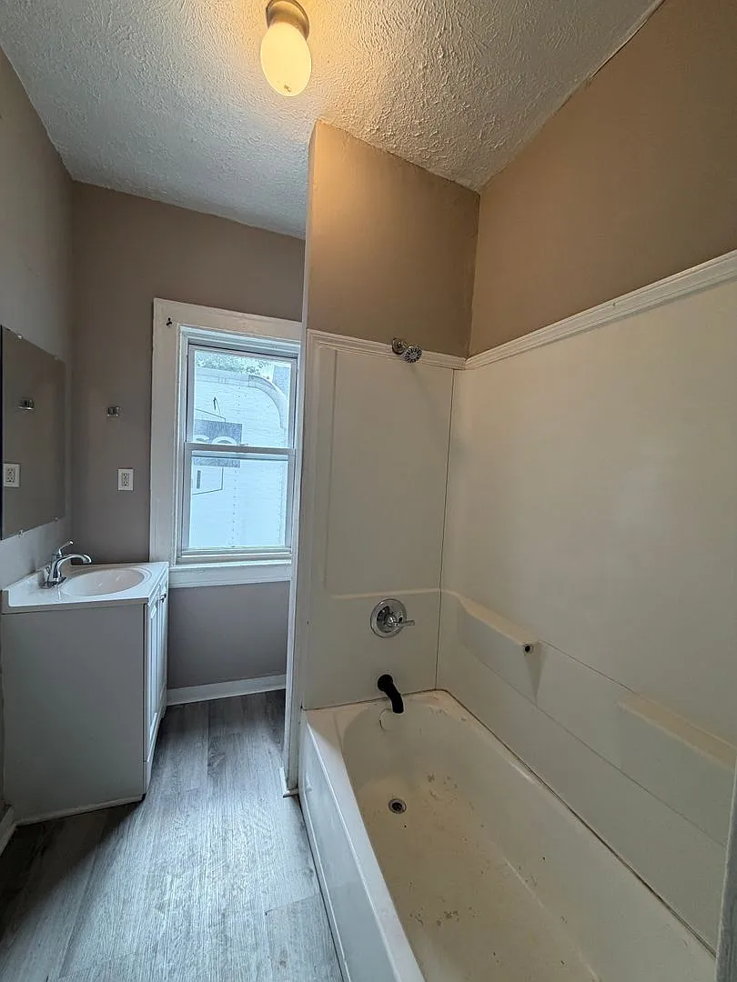 10703 Lee Ave, Cleveland, OH 44106 — Photo 2
