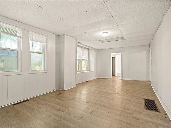 2nd image of 3115 Chelsea Ave