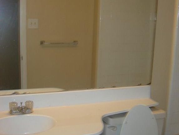 4th image of 141 Kingsbridge Dr