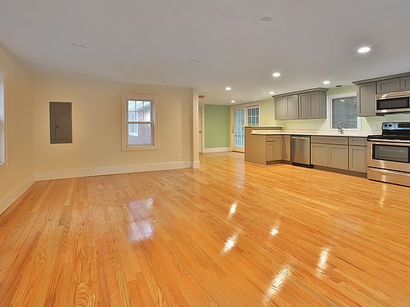 3rd image of 52 Ames Dr