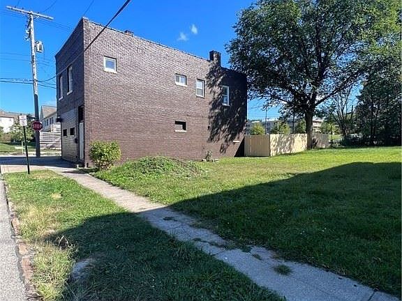 4th image of 10914 Hulda Ave