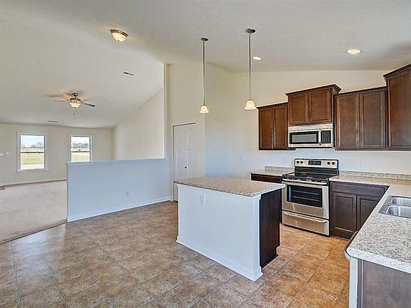5th image of 5028 Donner Ln