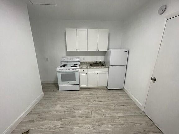 2nd image of 3890 Lakewood Rd APT 1