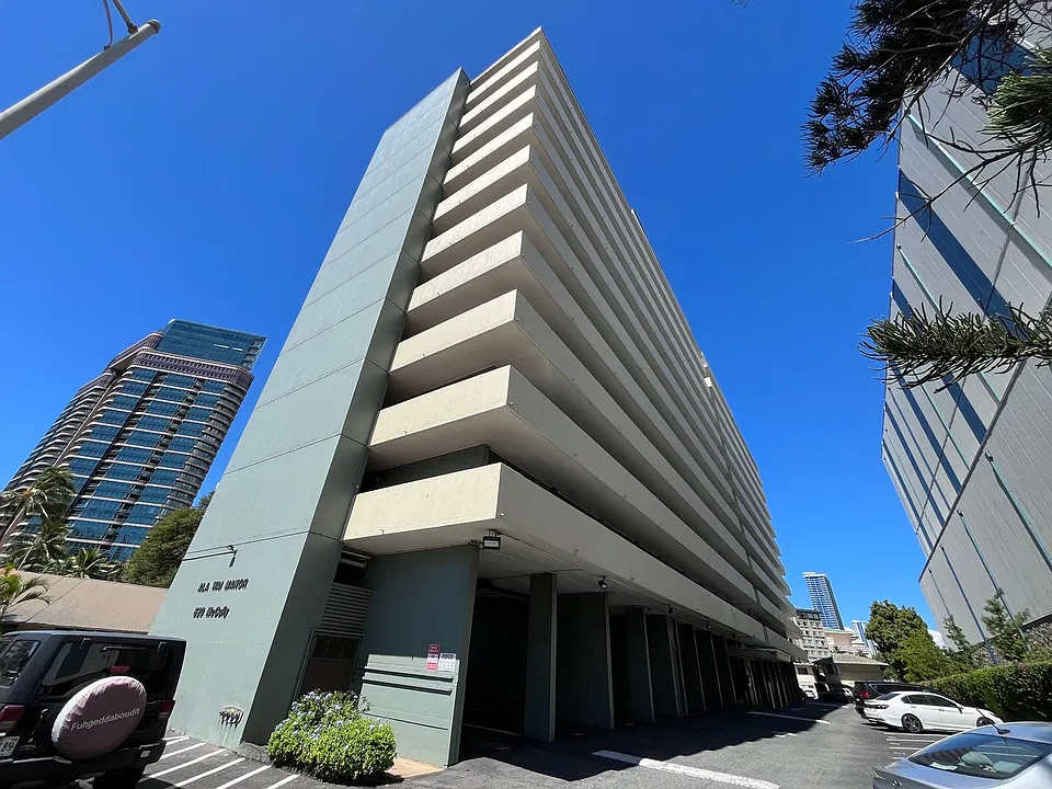 620 McCully St #808