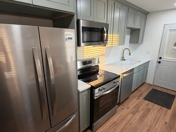 610 Brookfield Dr, New Carlisle, OH 45344