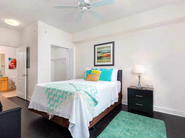 6001 SW 70th St APT 352, South Miami, FL 33143
