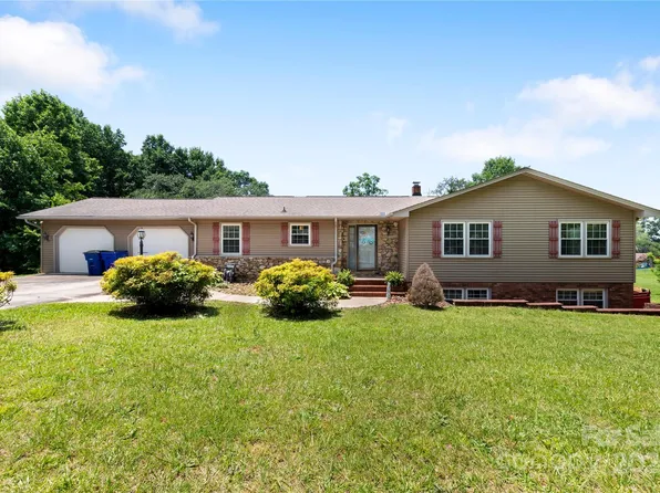 5563 Grace Chapel Rd, Hickory, NC 28601